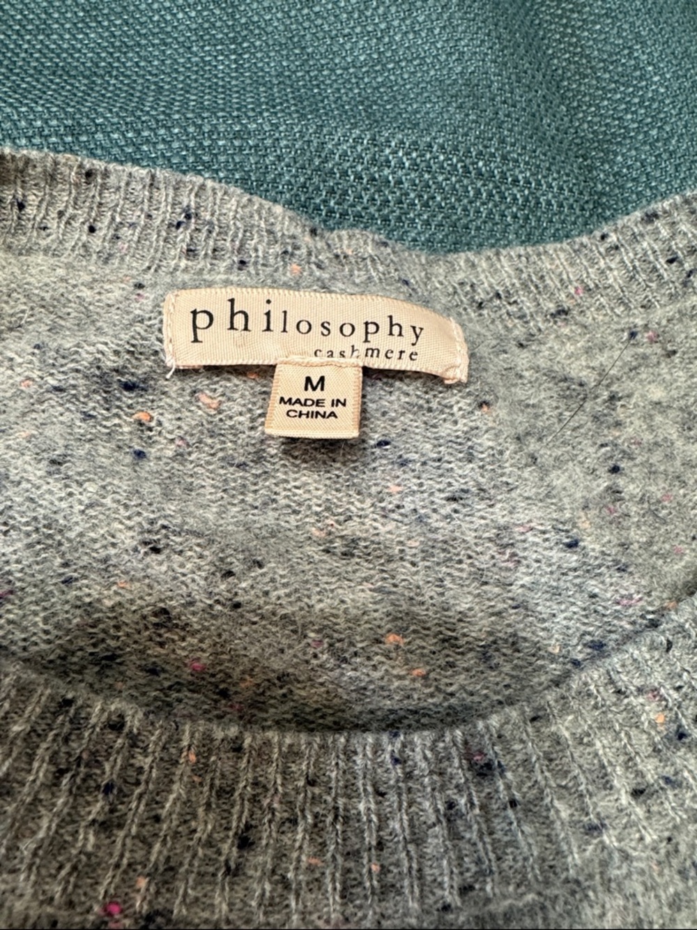 Philosophy 100% Cashmere Sweater Women's Size Large Grey Crewneck Soft Cozy - Picture 3 of 13